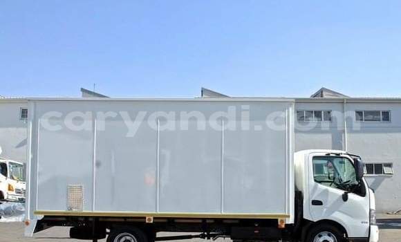 Tenga Tsaru Hino 300 Series Chena Rori in Lusaka in Zambia Tenga Tsaru Hino 300 Series Chena Rori in Lusaka in Zambia