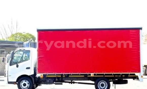 Tenga Tsaru Hino 300 Series Chena Rori in Lusaka in Zambia Tenga Tsaru Hino 300 Series Chena Rori in Lusaka in Zambia