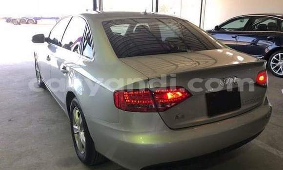 Nunua Ilio tumika Audi A4 Fedha Gari ndani ya Lusaka nchini Zambia Nunua Ilio tumika Audi A4 Fedha Gari ndani ya Lusaka nchini Zambia