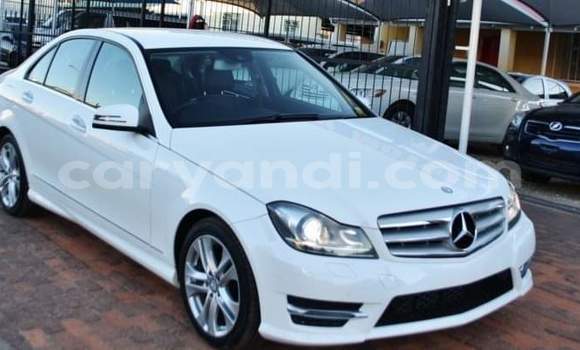 Acheter Occasion Voiture Mercedes‒Benz C–Class Blanc à Lusaka, Zambie Acheter Occasion Voiture Mercedes‒Benz C–Class Blanc à Lusaka, Zambie