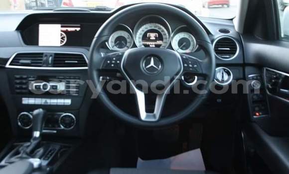 Acheter Occasion Voiture Mercedes‒Benz C–Class Blanc à Lusaka, Zambie Acheter Occasion Voiture Mercedes‒Benz C–Class Blanc à Lusaka, Zambie