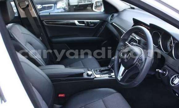 Acheter Occasion Voiture Mercedes‒Benz C–Class Blanc à Lusaka, Zambie Acheter Occasion Voiture Mercedes‒Benz C–Class Blanc à Lusaka, Zambie