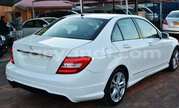 Acheter Occasion Voiture Mercedes‒Benz C–Class Blanc à Lusaka, Zambie Acheter Occasion Voiture Mercedes‒Benz C–Class Blanc à Lusaka, Zambie