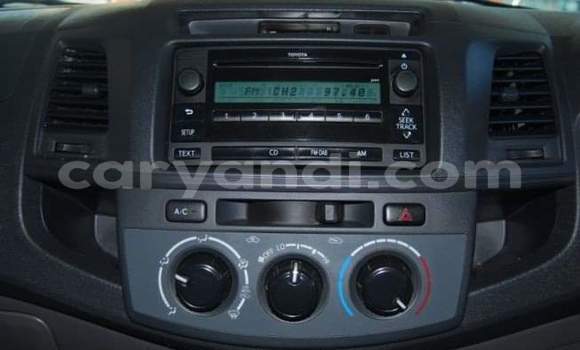 Acheter Occasion Voiture Toyota Hilux Blanc à Lusaka, Zambie Acheter Occasion Voiture Toyota Hilux Blanc à Lusaka, Zambie