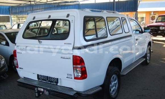 Acheter Occasion Voiture Toyota Hilux Blanc à Lusaka, Zambie Acheter Occasion Voiture Toyota Hilux Blanc à Lusaka, Zambie