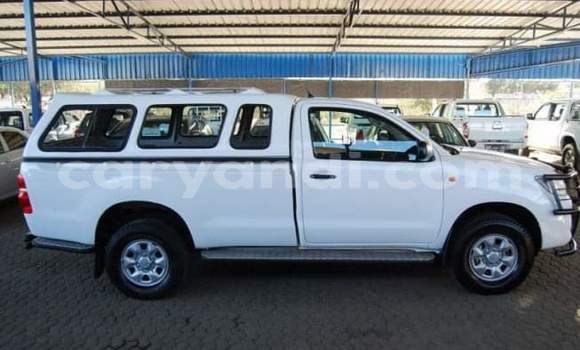 Acheter Occasion Voiture Toyota Hilux Blanc à Lusaka, Zambie Acheter Occasion Voiture Toyota Hilux Blanc à Lusaka, Zambie