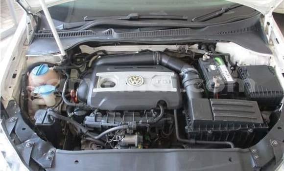 Nunua Ilio tumika Volkswagen Golf R32 Nyeupe Gari ndani ya Lusaka nchini Zambia Nunua Ilio tumika Volkswagen Golf R32 Nyeupe Gari ndani ya Lusaka nchini Zambia