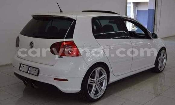Nunua Ilio tumika Volkswagen Golf R32 Nyeupe Gari ndani ya Lusaka nchini Zambia Nunua Ilio tumika Volkswagen Golf R32 Nyeupe Gari ndani ya Lusaka nchini Zambia