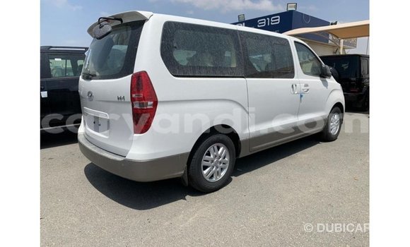 Tenga Imported Hyundai Accent Chena Mota in Import - Dubai in Zambia Tenga Imported Hyundai Accent Chena Mota in Import - Dubai in Zambia