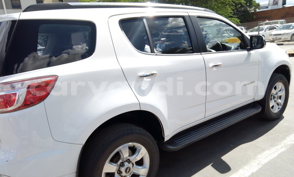 Acheter Occasion Voiture Chevrolet Caprice Blanc à Lusaka, Zambie Acheter Occasion Voiture Chevrolet Caprice Blanc à Lusaka, Zambie
