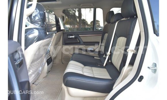 Buy Import Toyota Land Cruiser White Car in Import - Dubai in Zambia Buy Import Toyota Land Cruiser White Car in Import - Dubai in Zambia