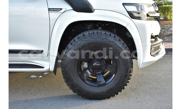 Buy Import Toyota Land Cruiser White Car in Import - Dubai in Zambia Buy Import Toyota Land Cruiser White Car in Import - Dubai in Zambia