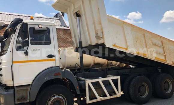 Buy Used Caterpillar 120 White Truck in Lusaka in Zambia