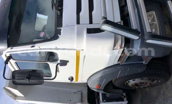 Tenga Tsaru Caterpillar 120 Chena Rori in Lusaka in Zambia Tenga Tsaru Caterpillar 120 Chena Rori in Lusaka in Zambia