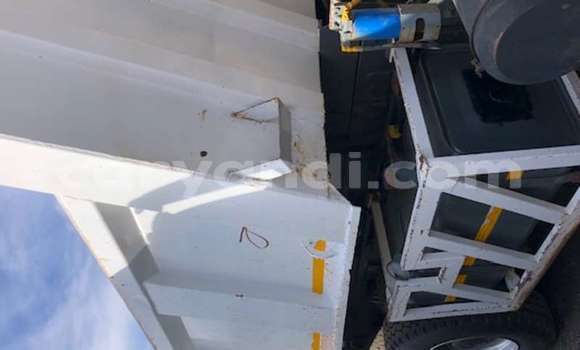 Tenga Tsaru Caterpillar 120 Chena Rori in Lusaka in Zambia Tenga Tsaru Caterpillar 120 Chena Rori in Lusaka in Zambia