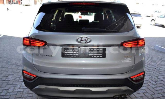 Acheter Occasion Voiture Hyundai Santa Fe Gris à Lusaka, Zambie Acheter Occasion Voiture Hyundai Santa Fe Gris à Lusaka, Zambie