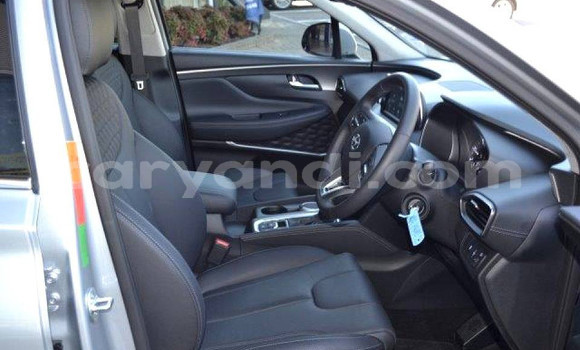Acheter Occasion Voiture Hyundai Santa Fe Gris à Lusaka, Zambie Acheter Occasion Voiture Hyundai Santa Fe Gris à Lusaka, Zambie