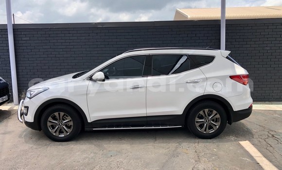 Buy Used Hyundai Santa Fe White Car in Lusaka in Zambia Buy Used Hyundai Santa Fe White Car in Lusaka in Zambia