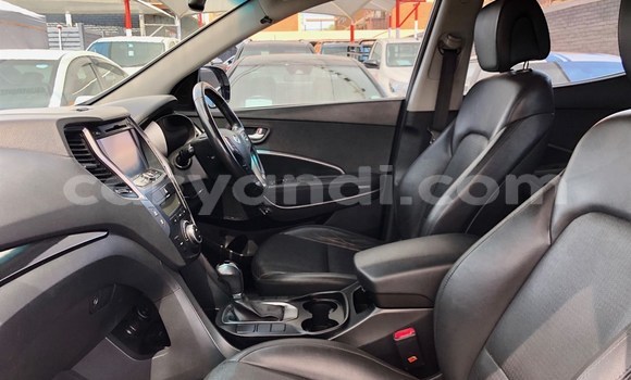 Buy Used Hyundai Santa Fe White Car in Lusaka in Zambia Buy Used Hyundai Santa Fe White Car in Lusaka in Zambia