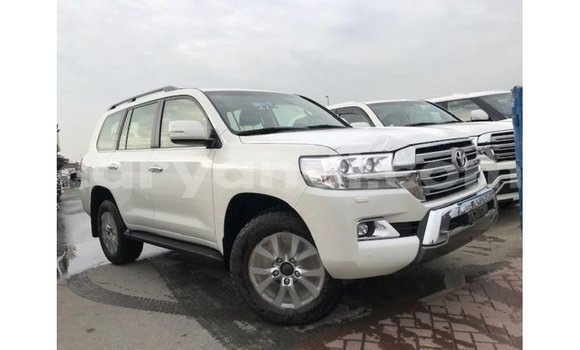 Nunua Imported Toyota Land Cruiser Nyeupe Gari ndani ya Import - Dubai nchini Zambia Nunua Imported Toyota Land Cruiser Nyeupe Gari ndani ya Import - Dubai nchini Zambia