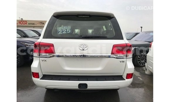 Nunua Imported Toyota Land Cruiser Nyeupe Gari ndani ya Import - Dubai nchini Zambia Nunua Imported Toyota Land Cruiser Nyeupe Gari ndani ya Import - Dubai nchini Zambia