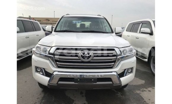 Nunua Imported Toyota Land Cruiser Nyeupe Gari ndani ya Import - Dubai nchini Zambia Nunua Imported Toyota Land Cruiser Nyeupe Gari ndani ya Import - Dubai nchini Zambia
