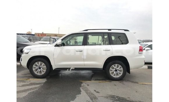 Nunua Imported Toyota Land Cruiser Nyeupe Gari ndani ya Import - Dubai nchini Zambia Nunua Imported Toyota Land Cruiser Nyeupe Gari ndani ya Import - Dubai nchini Zambia