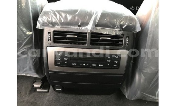 Nunua Imported Toyota Land Cruiser Nyeupe Gari ndani ya Import - Dubai nchini Zambia Nunua Imported Toyota Land Cruiser Nyeupe Gari ndani ya Import - Dubai nchini Zambia