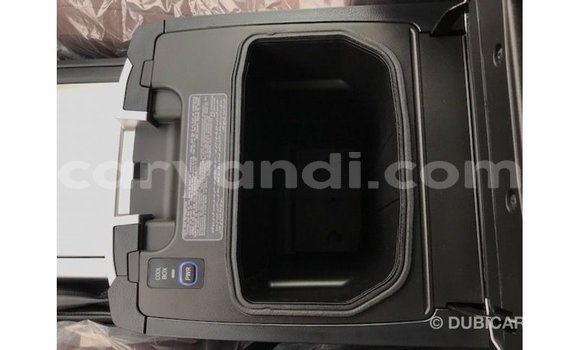 Nunua Imported Toyota Land Cruiser Nyeupe Gari ndani ya Import - Dubai nchini Zambia Nunua Imported Toyota Land Cruiser Nyeupe Gari ndani ya Import - Dubai nchini Zambia