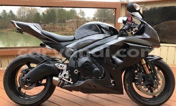 Buy Used Suzuki GSX-R White Moto in Lusaka in Zambia Buy Used Suzuki GSX-R White Moto in Lusaka in Zambia