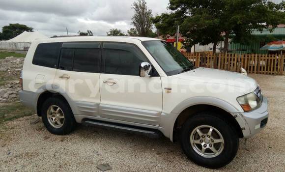Acheter Occasion Voiture Mitsubishi Pajero Blanc à Lusaka, Zambie Acheter Occasion Voiture Mitsubishi Pajero Blanc à Lusaka, Zambie
