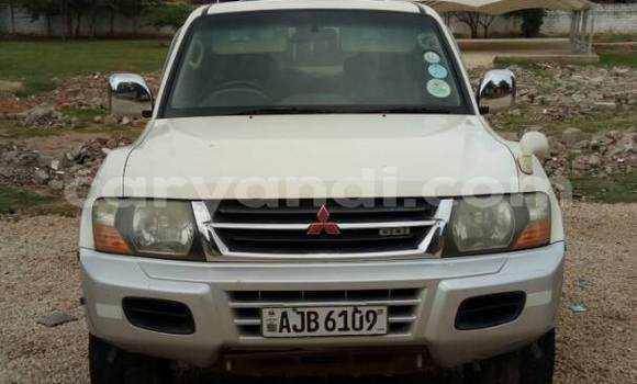 Acheter Occasion Voiture Mitsubishi Pajero Blanc à Lusaka, Zambie Acheter Occasion Voiture Mitsubishi Pajero Blanc à Lusaka, Zambie