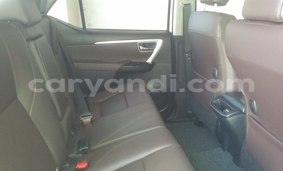 Nunua Ilio tumika Toyota Fortuner Nyeupe Gari ndani ya Lusaka nchini Zambia Nunua Ilio tumika Toyota Fortuner Nyeupe Gari ndani ya Lusaka nchini Zambia