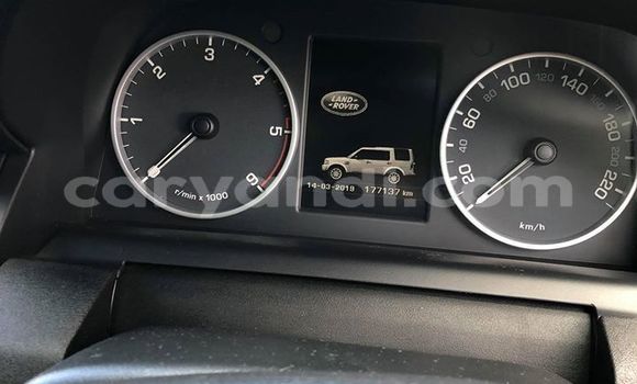 Acheter Occasion Voiture Land Rover Discovery Blanc à Livingstone, Zambie Acheter Occasion Voiture Land Rover Discovery Blanc à Livingstone, Zambie