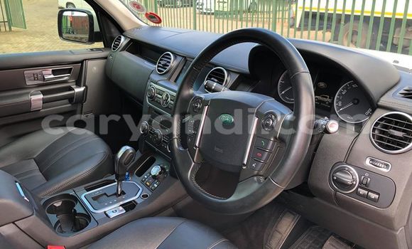 Acheter Occasion Voiture Land Rover Discovery Blanc à Livingstone, Zambie Acheter Occasion Voiture Land Rover Discovery Blanc à Livingstone, Zambie