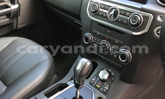 Acheter Occasion Voiture Land Rover Discovery Blanc à Livingstone, Zambie Acheter Occasion Voiture Land Rover Discovery Blanc à Livingstone, Zambie