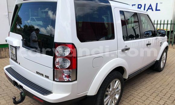 Acheter Occasion Voiture Land Rover Discovery Blanc à Livingstone, Zambie Acheter Occasion Voiture Land Rover Discovery Blanc à Livingstone, Zambie