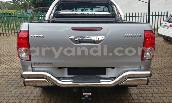 Acheter Occasion Voiture Toyota Hilux Gris à Livingstone, Zambie Acheter Occasion Voiture Toyota Hilux Gris à Livingstone, Zambie