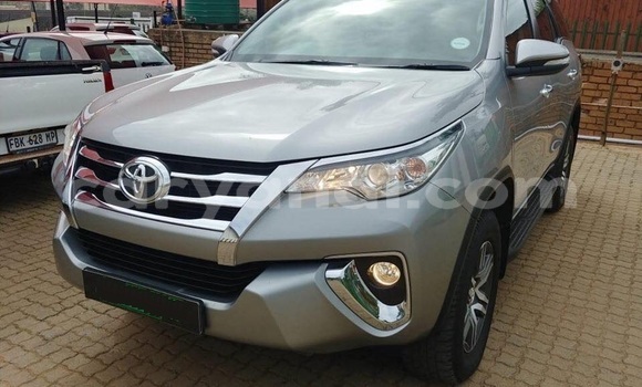 Buy Used Toyota Fortuner Silver Car in Livingstone in Zambia Buy Used Toyota Fortuner Silver Car in Livingstone in Zambia