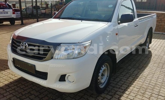 Buy Used Toyota Hilux White Car in Livingstone in Zambia Buy Used Toyota Hilux White Car in Livingstone in Zambia