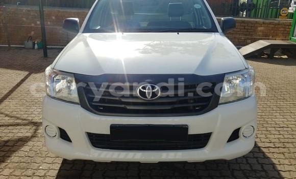 Buy Used Toyota Hilux White Car in Livingstone in Zambia Buy Used Toyota Hilux White Car in Livingstone in Zambia