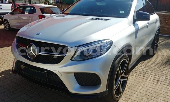 Tenga Tsaru Mercedes‒Benz GLE Sirivha Mota in Livingstone in Zambia Tenga Tsaru Mercedes‒Benz GLE Sirivha Mota in Livingstone in Zambia