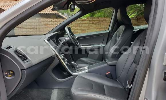 Acheter Occasion Voiture Volvo XC60 Gris à Lusaka, Zambie Acheter Occasion Voiture Volvo XC60 Gris à Lusaka, Zambie
