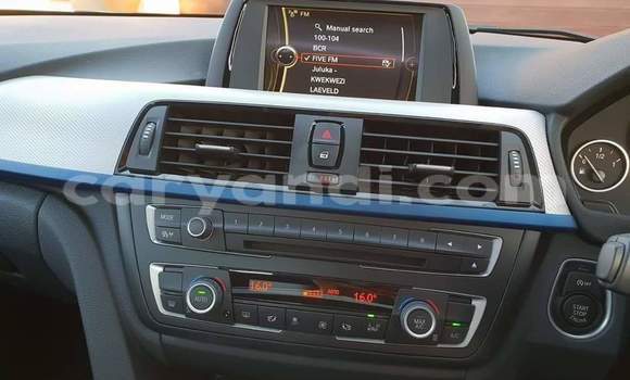 Acheter Occasion Voiture BMW 3–Series Blanc à Lusaka, Zambie Acheter Occasion Voiture BMW 3–Series Blanc à Lusaka, Zambie