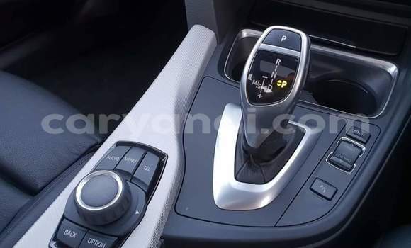 Acheter Occasion Voiture BMW 3–Series Blanc à Lusaka, Zambie Acheter Occasion Voiture BMW 3–Series Blanc à Lusaka, Zambie