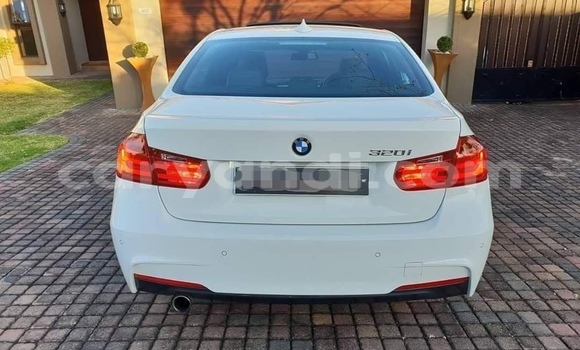 Acheter Occasion Voiture BMW 3–Series Blanc à Lusaka, Zambie Acheter Occasion Voiture BMW 3–Series Blanc à Lusaka, Zambie
