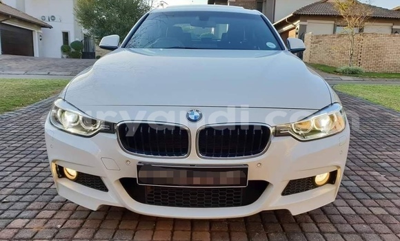 Acheter Occasion Voiture BMW 3–Series Blanc à Lusaka, Zambie Acheter Occasion Voiture BMW 3–Series Blanc à Lusaka, Zambie