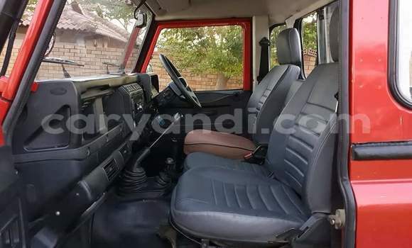 Acheter Occasion Voiture Land Rover Defender Rouge à Lusaka, Zambie Acheter Occasion Voiture Land Rover Defender Rouge à Lusaka, Zambie