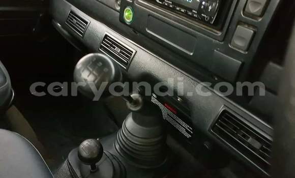 Acheter Occasion Voiture Land Rover Defender Rouge à Lusaka, Zambie Acheter Occasion Voiture Land Rover Defender Rouge à Lusaka, Zambie