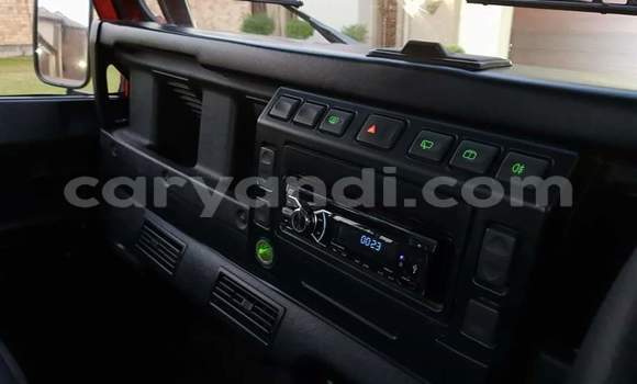 Acheter Occasion Voiture Land Rover Defender Rouge à Lusaka, Zambie Acheter Occasion Voiture Land Rover Defender Rouge à Lusaka, Zambie